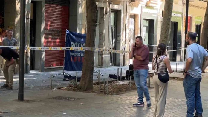 Matan a tiros a un hombre en un portal de Consell de Cent