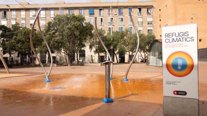 Nueva área infantil con juegos de agua en la plaza de las Caramelles