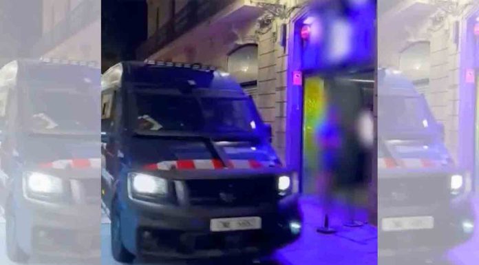 Redada en el club nocturno New York Sala, de Ciutat Vella Redada en el club nocturno New York Sala, de Ciutat Vella