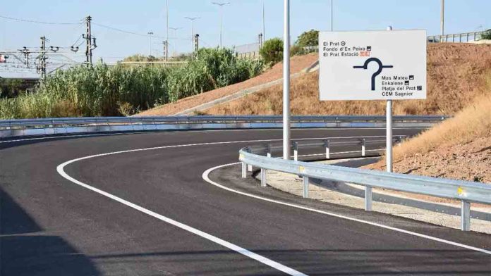 Transportes abre la Ronda Nord y la rotonda de 'La Enkalene' en El Prat Transportes abre la Ronda Nord y la rotonda de 'La Enkalene' en El Prat