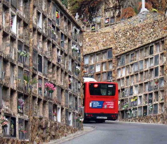 Barcelona instalará cerca de 100 nuevas cámaras de vigilancia en sus cementerios Barcelona instalará cerca de 100 nuevas cámaras de vigilancia en sus cementerios
