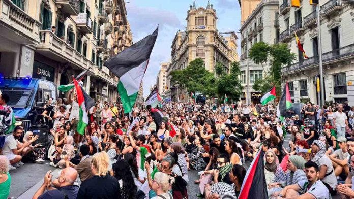Cuarta semana de protestas en la plaza Sant Jaume contra el genocidio en Palestina