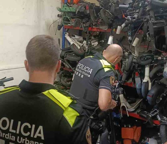 Localizan 13 patinetes eléctricos robados en un taller del Eixample Localizan 13 patinetes eléctricos robados en un taller del Eixample
