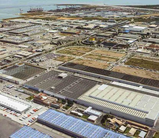 Muere otro operario en la planta de Ebro de la Zona Franca Muere otro operario en la planta de Ebro de la Zona Franca