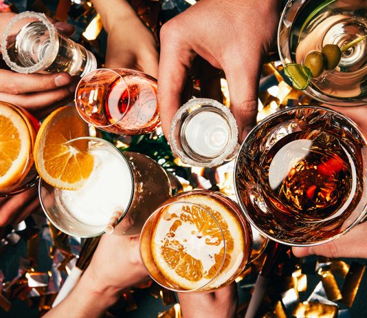 Prohibición de las rutas de alcohol en toda Barcelona las 24 horas del día Prohibición de las rutas de alcohol en toda Barcelona las 24 horas del día