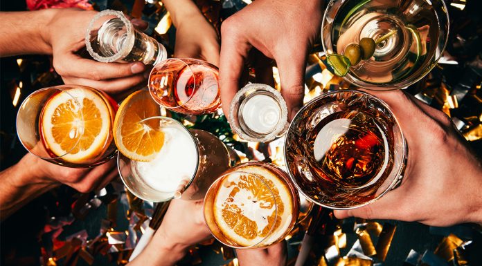 Prohibición de las rutas de alcohol en toda Barcelona las 24 horas del día Prohibición de las rutas de alcohol en toda Barcelona las 24 horas del día