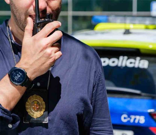 Robo de un reloj de lujo y persecución en la playa del Somorrostro Robo de un reloj de lujo y persecución en la playa del Somorrostro