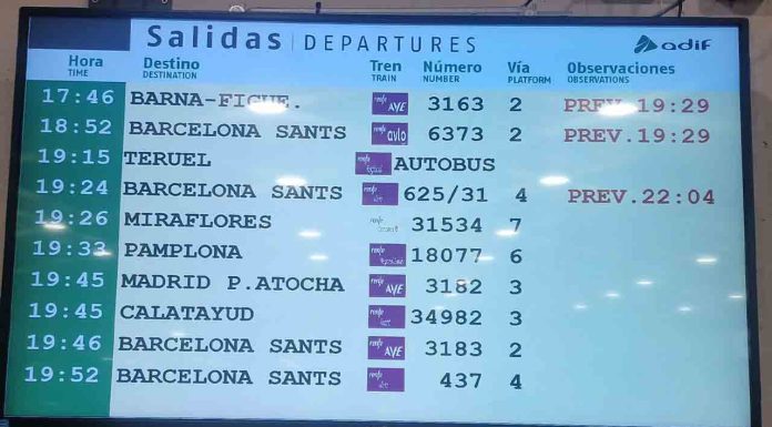 Suspendidos dos horas los trenes de alta velocidad entre Barcelona y Madrid Suspendidos dos horas los trenes de alta velocidad entre Barcelona y Madrid