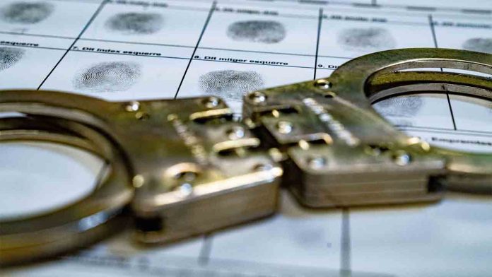 Tres detenidos por el robo violento de cadenas de oro en Sant Martí