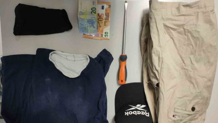 Un mosso frustra un robo en casa de unos ancianos en Sant Andreu
