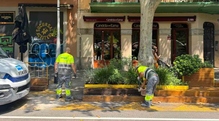 Arranca el plan de choque en Sant Antoni para frenar la degradación de la Superilla Arranca el plan de choque en Sant Antoni para frenar la degradación de la Superilla