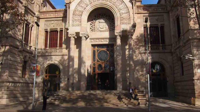 Juicio a los responsables de una agencia de viajes por estafar a más de 200 clientes