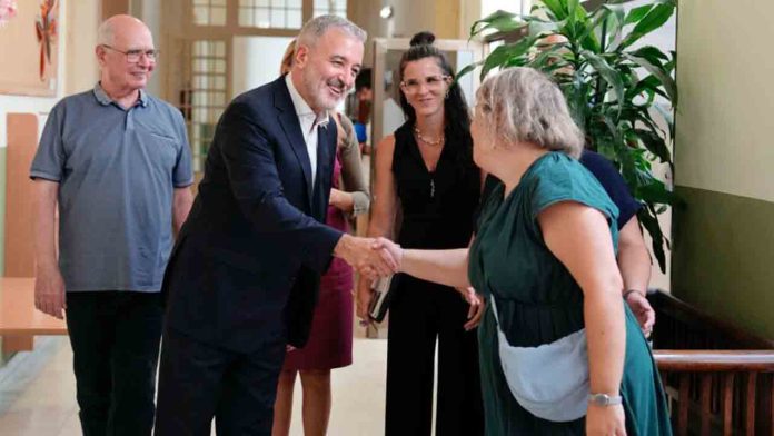 Barcelona invierte 64,4 millones en la mejora de 104 centros educativos