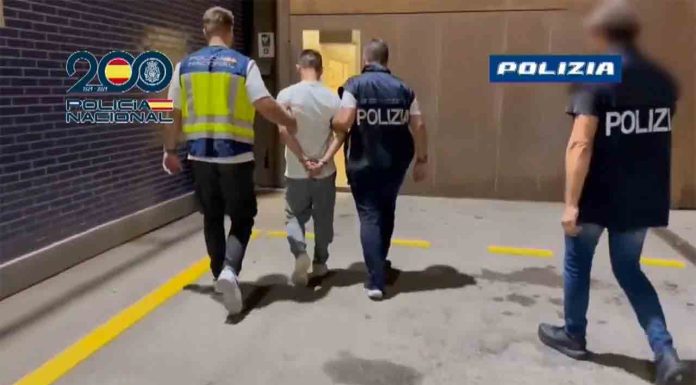 Detenido un fugado de Italia que vivía escondido en Sants Detenido un fugado de Italia que vivía escondido en Sants