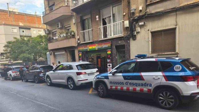 Detenidos en Sants por robar coches de alquiler: uno de ellos reincidió al día siguiente
