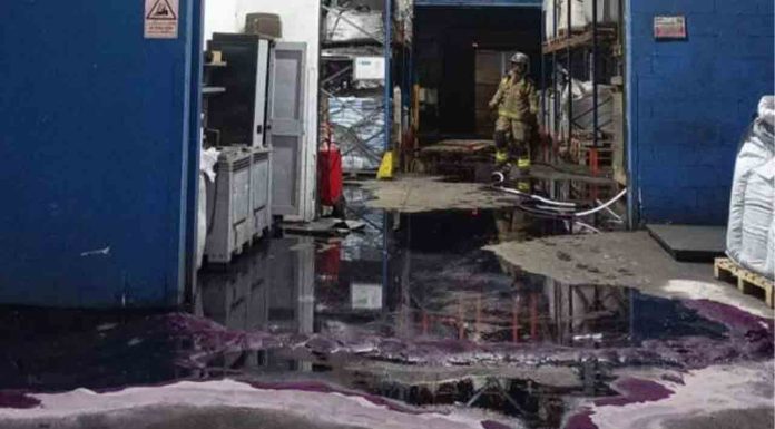 Dos trabajadores heridos por la explosión en una fabrica química de Gavà Dos trabajadores heridos por la explosión en una fabrica química de Gavà
