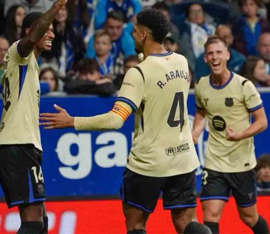 El Barça firma una remontada en Oviedo y sigue la lucha con el Real Madrid El Barça firma una remontada en Oviedo y sigue la lucha con el Real Madrid