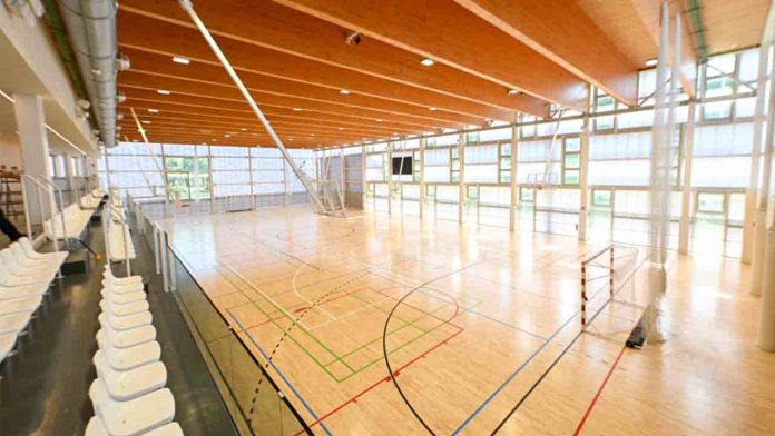 El nuevo Pabellón L’Illa reabre tras su ampliación y modernización