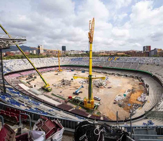 La Guàrdia Urbana detiene los trabajos en el Camp Nou por obras sin licencia La Guàrdia Urbana detiene los trabajos en el Camp Nou por obras sin licencia