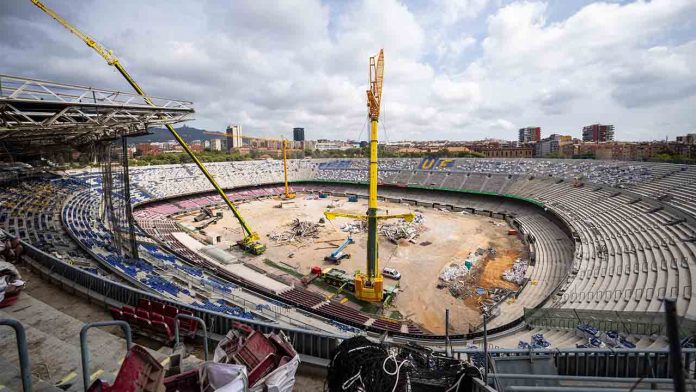 La Guàrdia Urbana detiene los trabajos en el Camp Nou por obras sin licencia