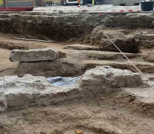 La Rambla desvela casi 50 metros de la muralla medieval de Barcelona La Rambla desvela casi 50 metros de la muralla medieval de Barcelona
