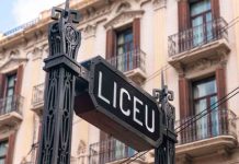 TMB recupera los pináculos históricos de la estación Liceu TMB recupera los pináculos históricos de la estación Liceu
