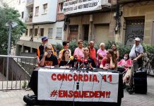 Vecinos de Poble-sec alertan de desahucios tras la compra de un fondo buitre Vecinos de Poble-sec alertan de desahucios tras la compra de un fondo buitre