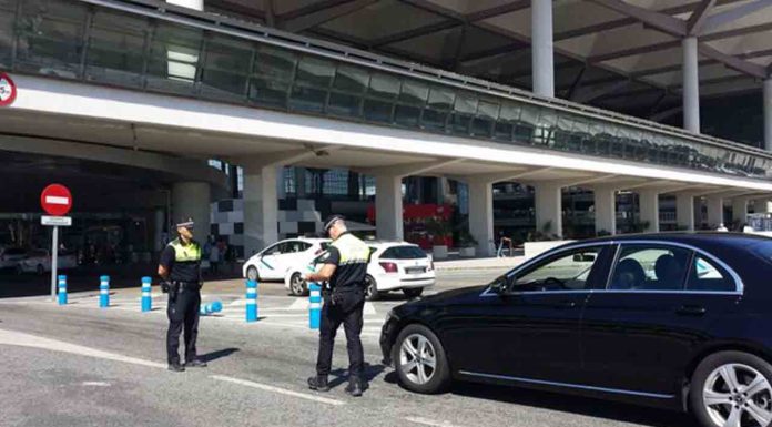Élite Taxi reivindica la resistencia frente al modelo de Uber en Barcelona Élite Taxi reivindica la resistencia frente al modelo de Uber en Barcelona