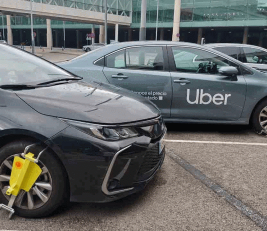 Élite Taxi suspende las protestas tras reunirse con el FC Barcelona Élite Taxi suspende las protestas tras reunirse con el FC Barcelona