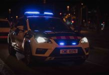 Detenidos en la ronda Litoral tras un robo con butrón en una tienda de telefonía Detenidos en la ronda Litoral tras un robo con butrón en una tienda de telefonía