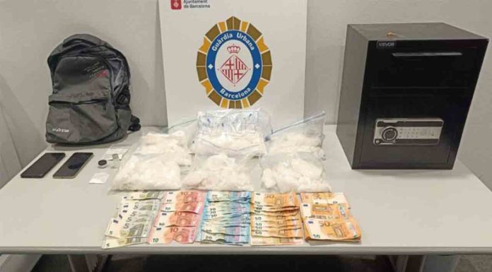 Pillan tres kilos de metanfetamina en un vehículo en la Diagonal Pillan tres kilos de metanfetamina en un vehículo en la Diagonal