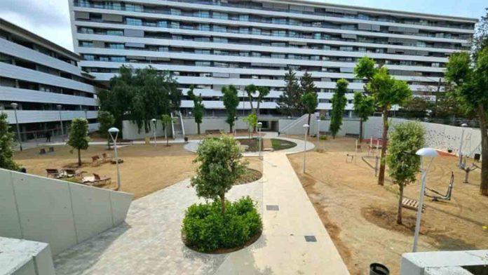 Se inaugura la renovada plaza de Joan Cornudella en Vall d’Hebron