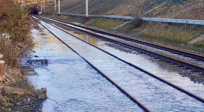 Siguen Suspendidos los trenes de Barcelona y València en el corredor mediterráneo Siguen Suspendidos los trenes de Barcelona y València en el corredor mediterráneo