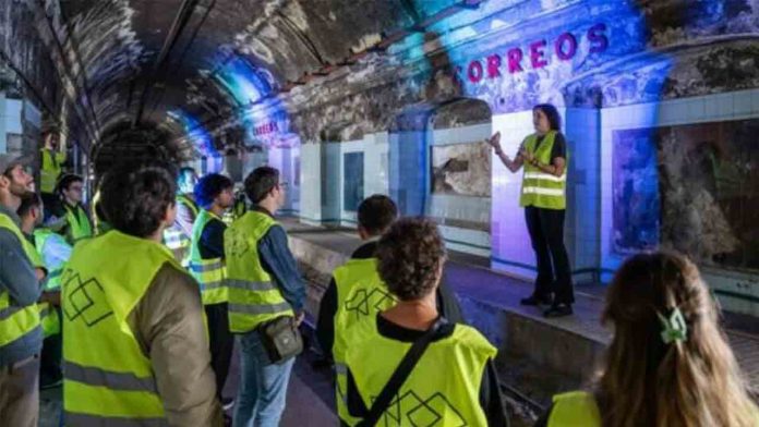 TMB abre por primera vez al público la estación fantasma de Correos