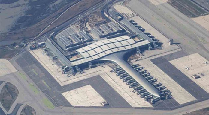 Aena impulsa el Plan Director para la ampliación del aeropuerto de Barcelona Aena impulsa el Plan Director para la ampliación del aeropuerto de Barcelona