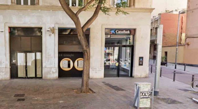 Atraco a una oficina de La Caixa en el barrio del Clot Atraco a una oficina de La Caixa en el barrio del Clot
