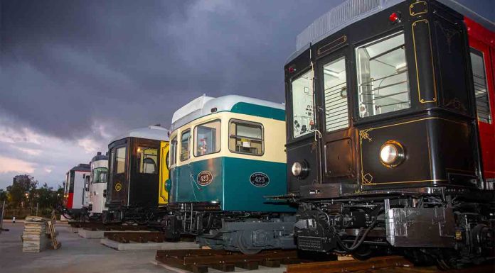 Barcelona abre la exposición “Los trenes del centenario” en La Farinera del Clot Barcelona abre la exposición “Los trenes del centenario” en La Farinera del Clot