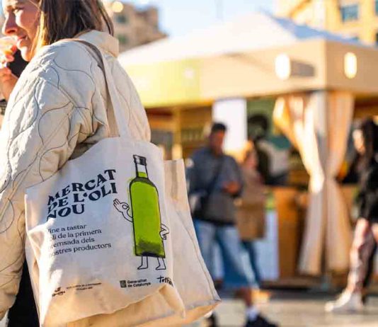 Barcelona celebra el primer Mercado del aceite nuevo Barcelona celebra el primer Mercado del aceite nuevo