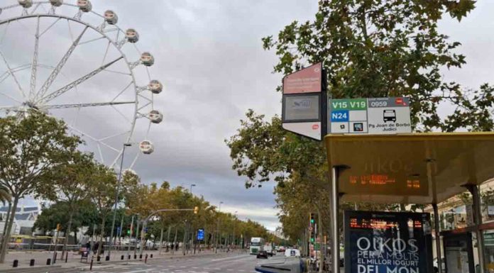 Barcelona inicia una prueba piloto de paradas de autobús inteligentes Barcelona inicia una prueba piloto de paradas de autobús inteligentes