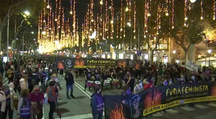 Calles cortadas y buses desviados por la manifestación del 25-N en Barcelona Calles cortadas y buses desviados por la manifestación del 25-N en Barcelona