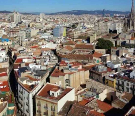 Ciutat Vella lanza un nuevo plan educativo para reforzar la red de centros Ciutat Vella lanza un nuevo plan educativo para reforzar la red de centros