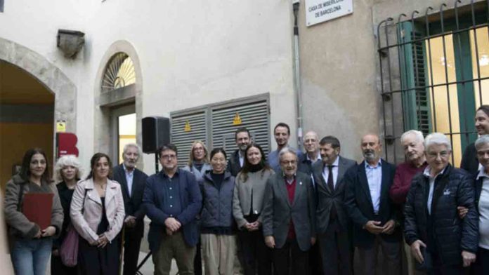 Ciutat Vella inaugura un pasaje en honor a la Casa de la Misericordia
