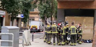 Confinamiento vecinal por un escape de gas en la calle Galileu Confinamiento vecinal por un escape de gas en la calle Galileu