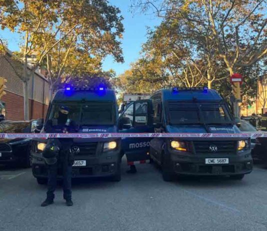 Despliegue policial para desalojar el asentamiento bajo el puente de Calatrava Despliegue policial para desalojar el asentamiento bajo el puente de Calatrava
