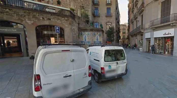 Detenido un hombre tras atracar una joyería en el Portal de l’Àngel Detenido un hombre tras atracar una joyería en el Portal de l’Àngel