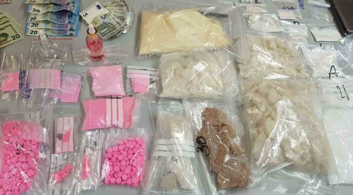 Detenidos en el Eixample por tráfico de drogas vinculadas al «chemsex» Detenidos en el Eixample por tráfico de drogas vinculadas al chemsex