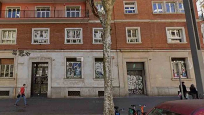 El Poble-sec contará con un nuevo equipamiento polivalente en el Paralelo El Poble-sec contará con un nuevo equipamiento polivalente en el Paral·lel