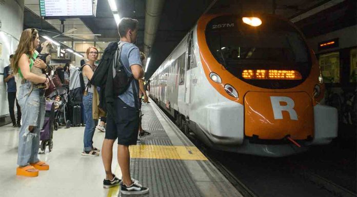 Incidencias en Rodalies: afectaciones en las líneas R2 y R4 este jueves Incidencias en Rodalies: afectaciones en las líneas R2 y R4 este jueves