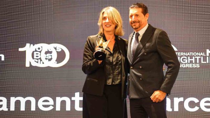 La Oficina de la Nit de Barcelona recibe un premio internacional en València La Oficina de la Nit de Barcelona recibe un premio internacional en València