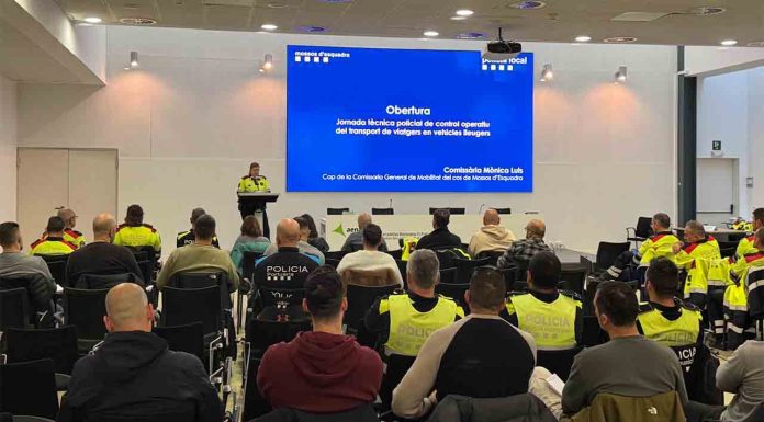 Los Mossos celebran una jornada para reforzar el control de los VTC Los Mossos celebran una jornada para reforzar el control de los VTC